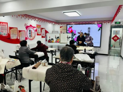 南頂路社區書法繪畫班正式復課，提供專業教育咨詢服務